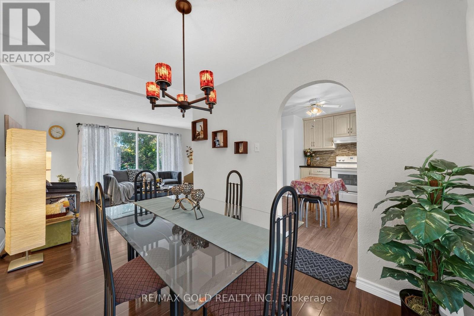 129 Folkstone Crescent Property Photo 14