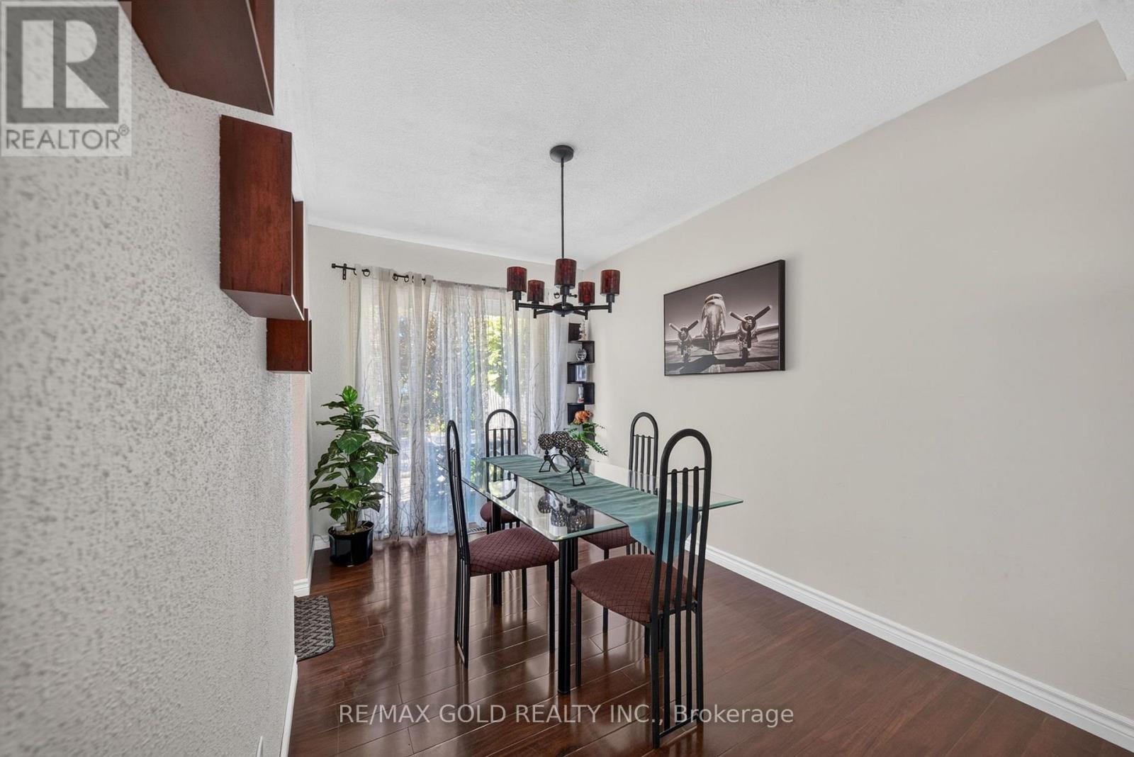 129 Folkstone Crescent Property Photo 21