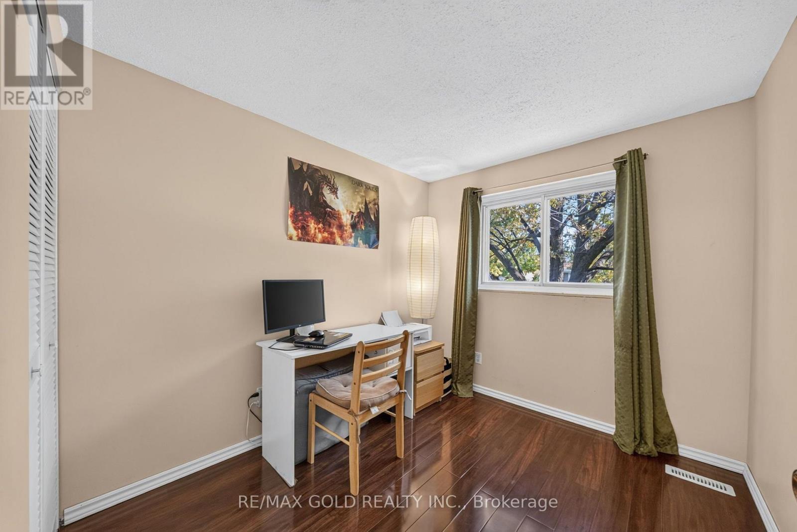 129 Folkstone Crescent Property Photo 22