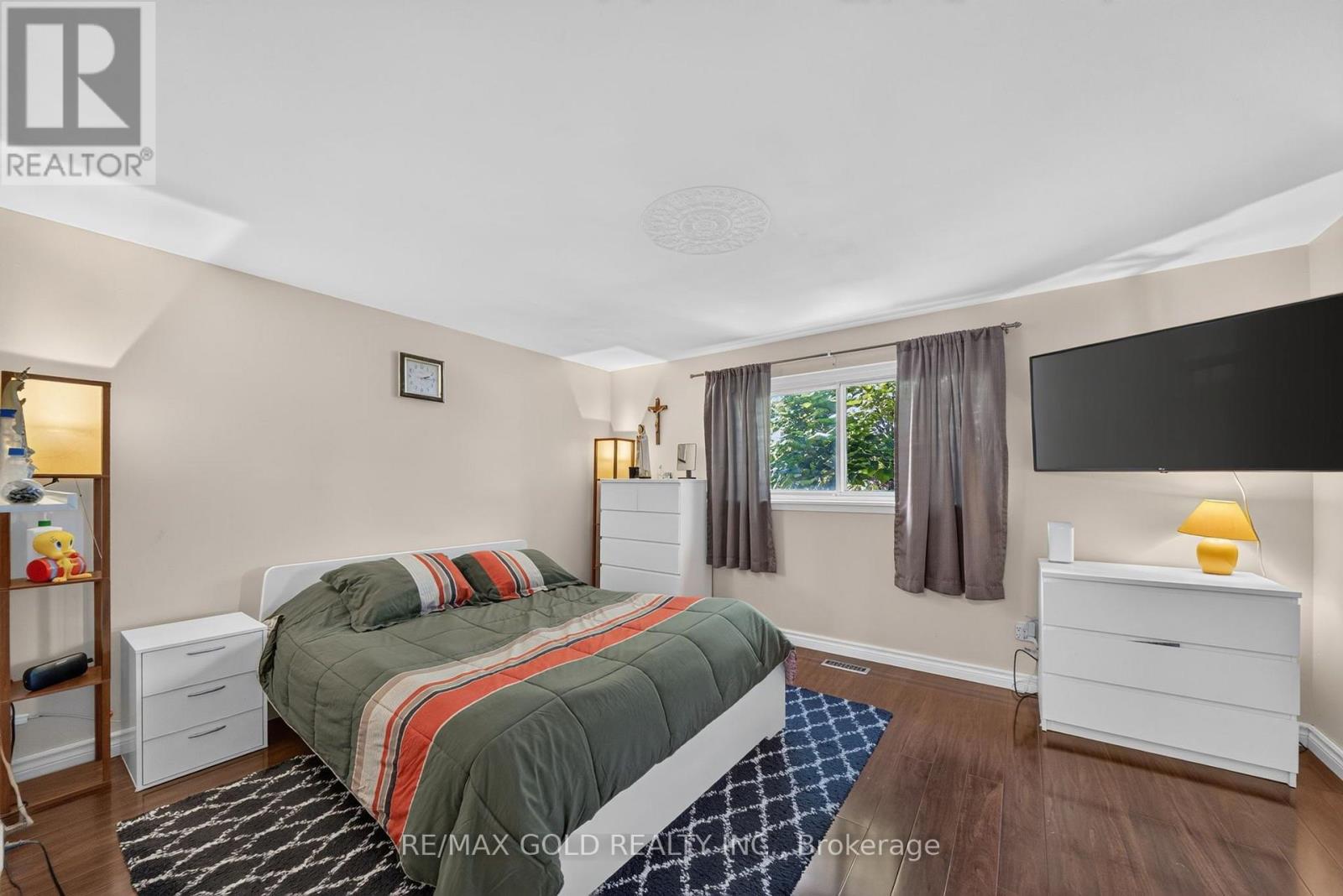 129 Folkstone Crescent Property Photo 28