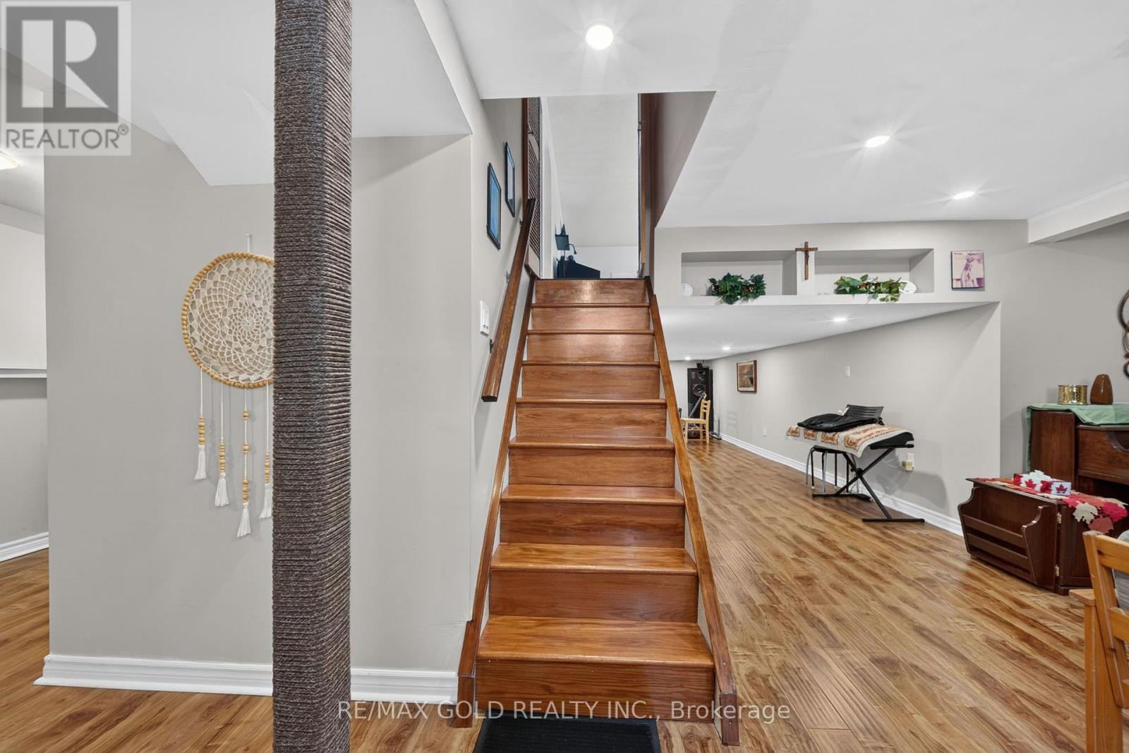 129 Folkstone Crescent Property Photo 29