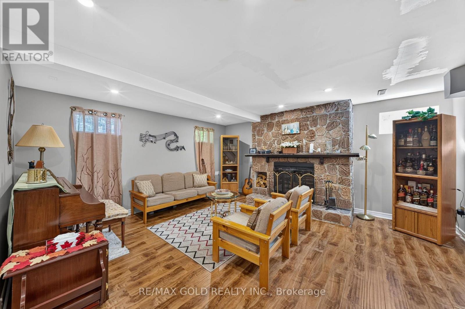 129 Folkstone Crescent Property Photo 31