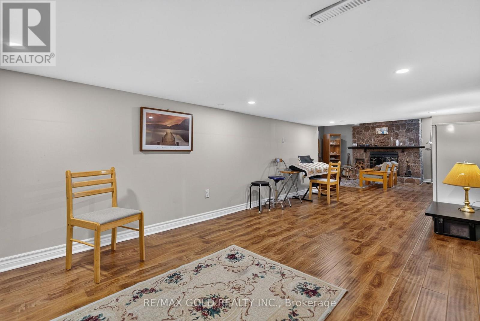 129 Folkstone Crescent Property Photo 34