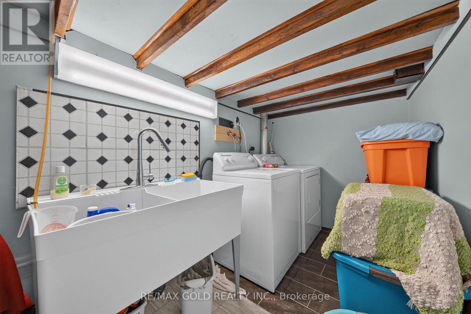 129 Folkstone Crescent Property Photo 39