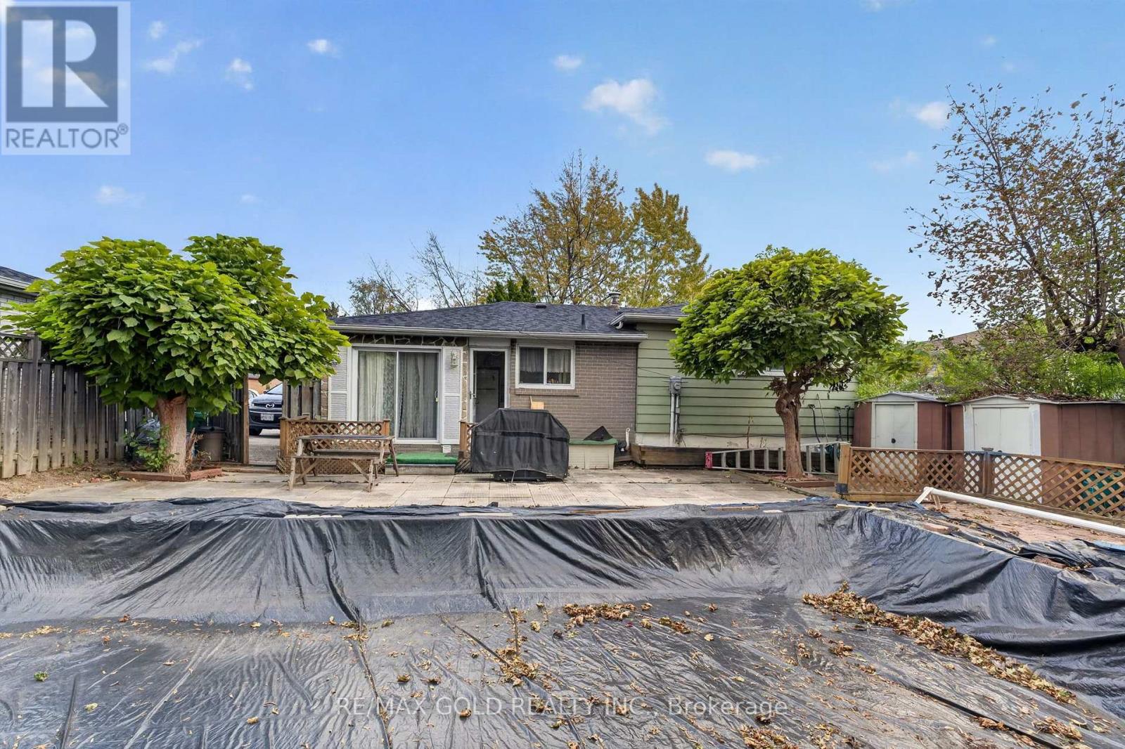 129 Folkstone Crescent Property Photo 40