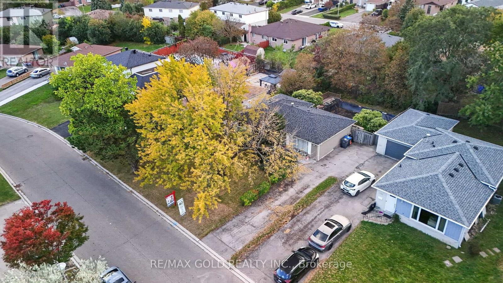 129 Folkstone Crescent Property Photo 44