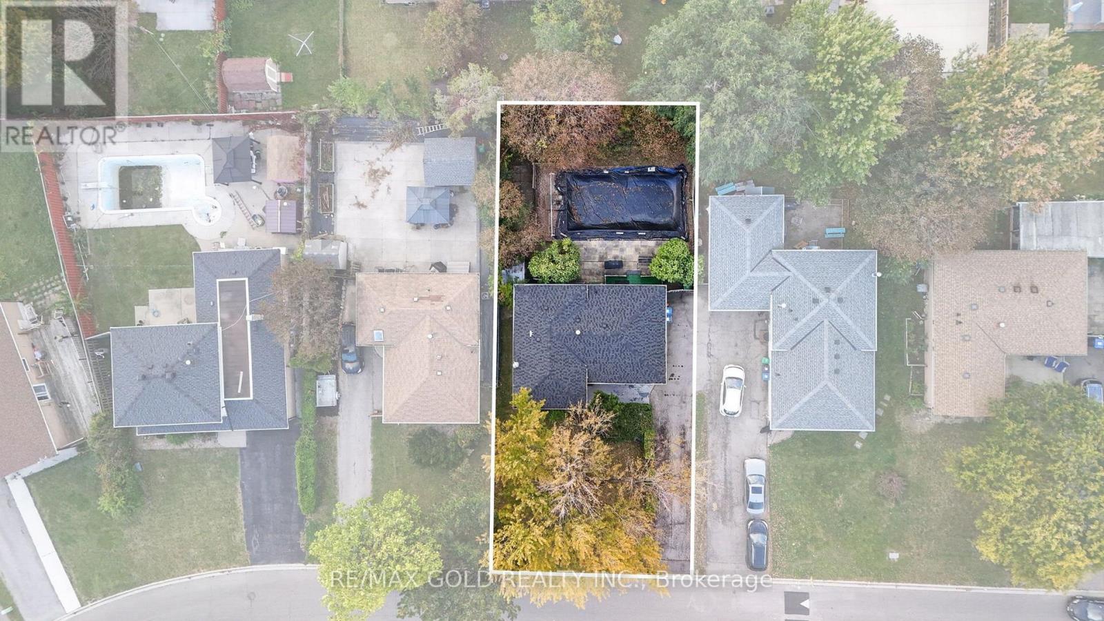 129 Folkstone Crescent Property Photo 45
