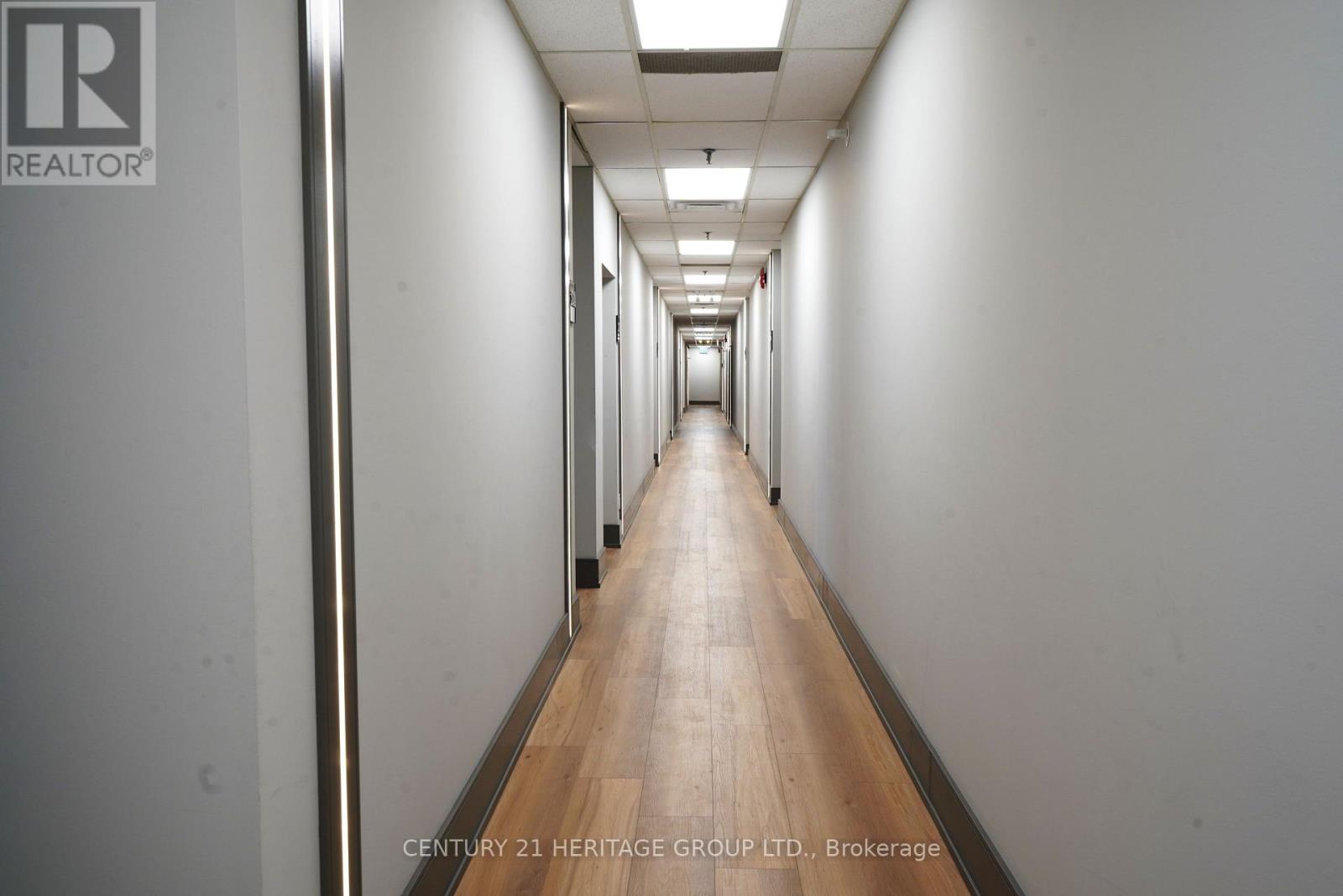 209 - 4544 Dufferin Street Property Photo 7