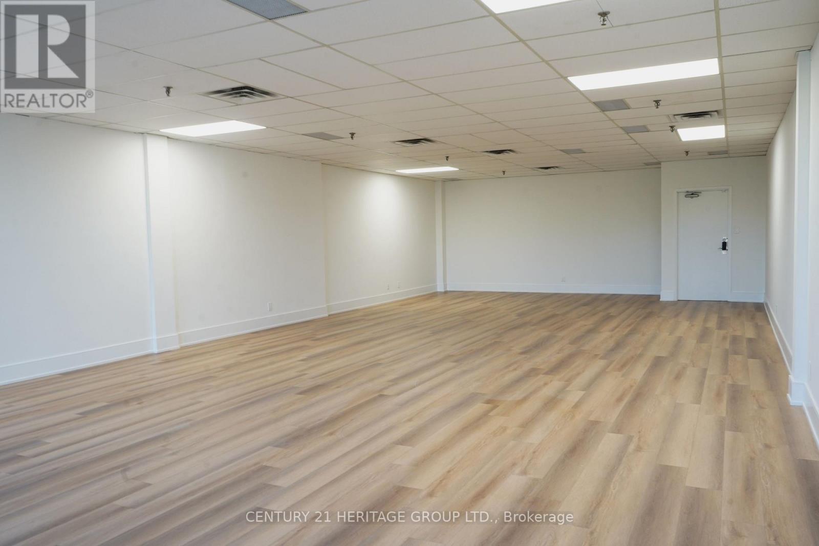 209 - 4544 Dufferin Street Property Photo 10