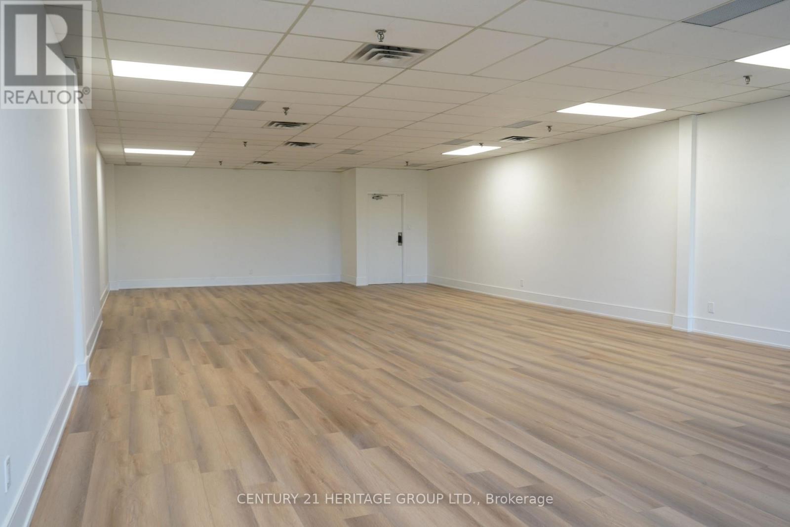 209 - 4544 Dufferin Street Property Photo 14