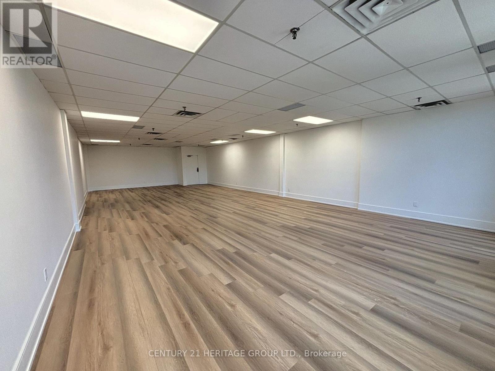 209 - 4544 Dufferin Street Property Photo 15