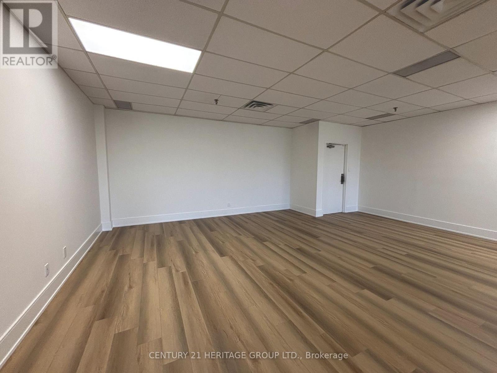 209 - 4544 Dufferin Street Property Photo 16