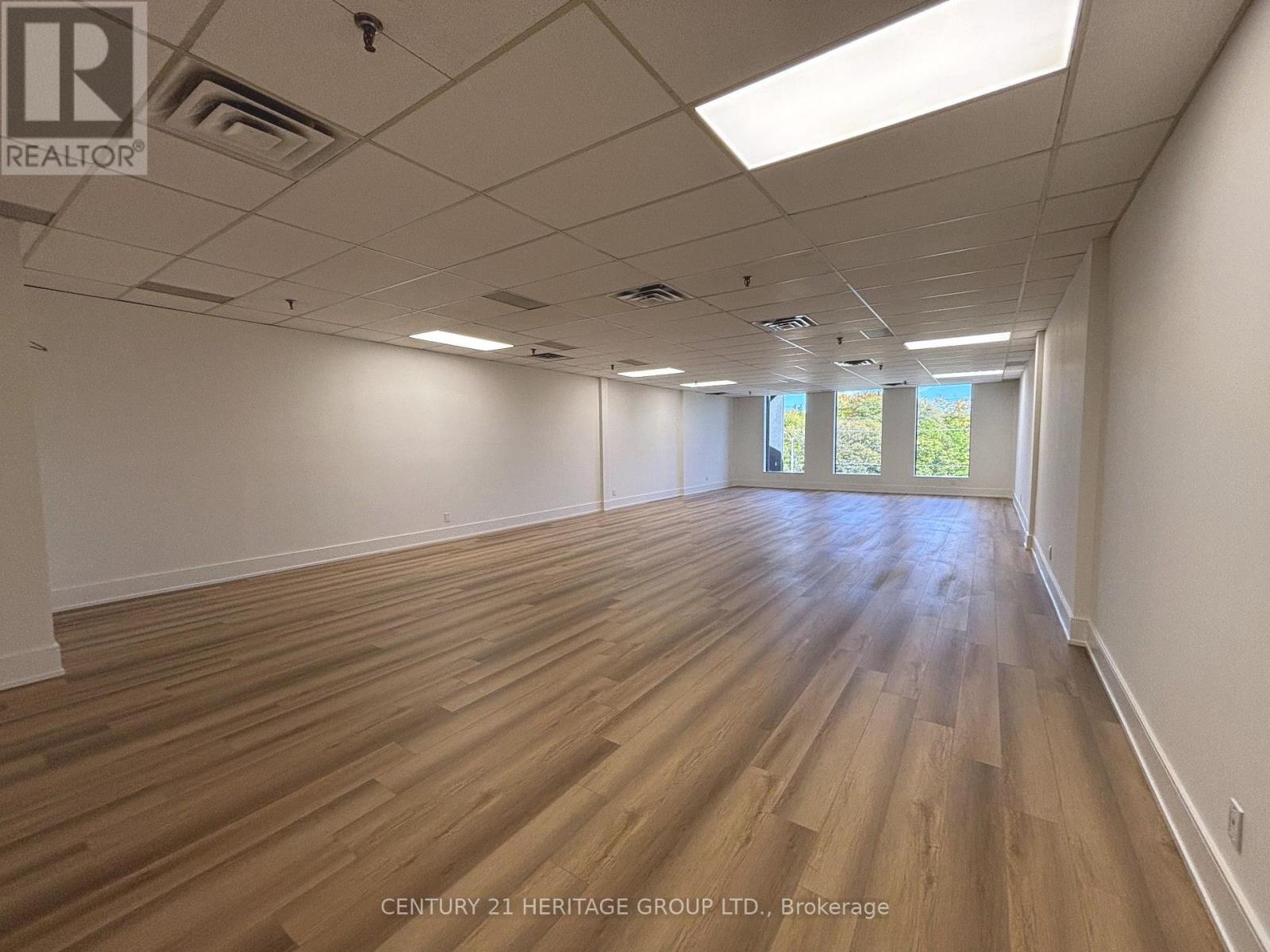 209 - 4544 Dufferin Street Property Photo 17