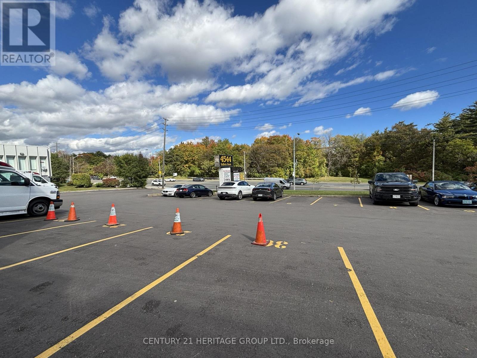 209 - 4544 Dufferin Street Property Photo 25