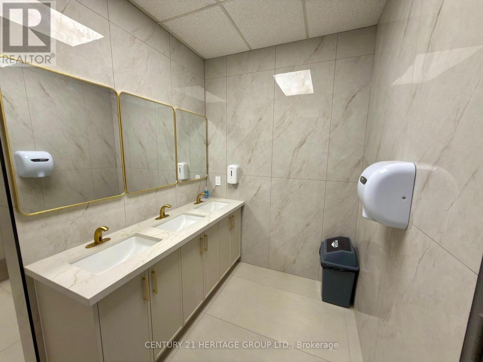 208 - 4544 Dufferin Street Property Photo 11