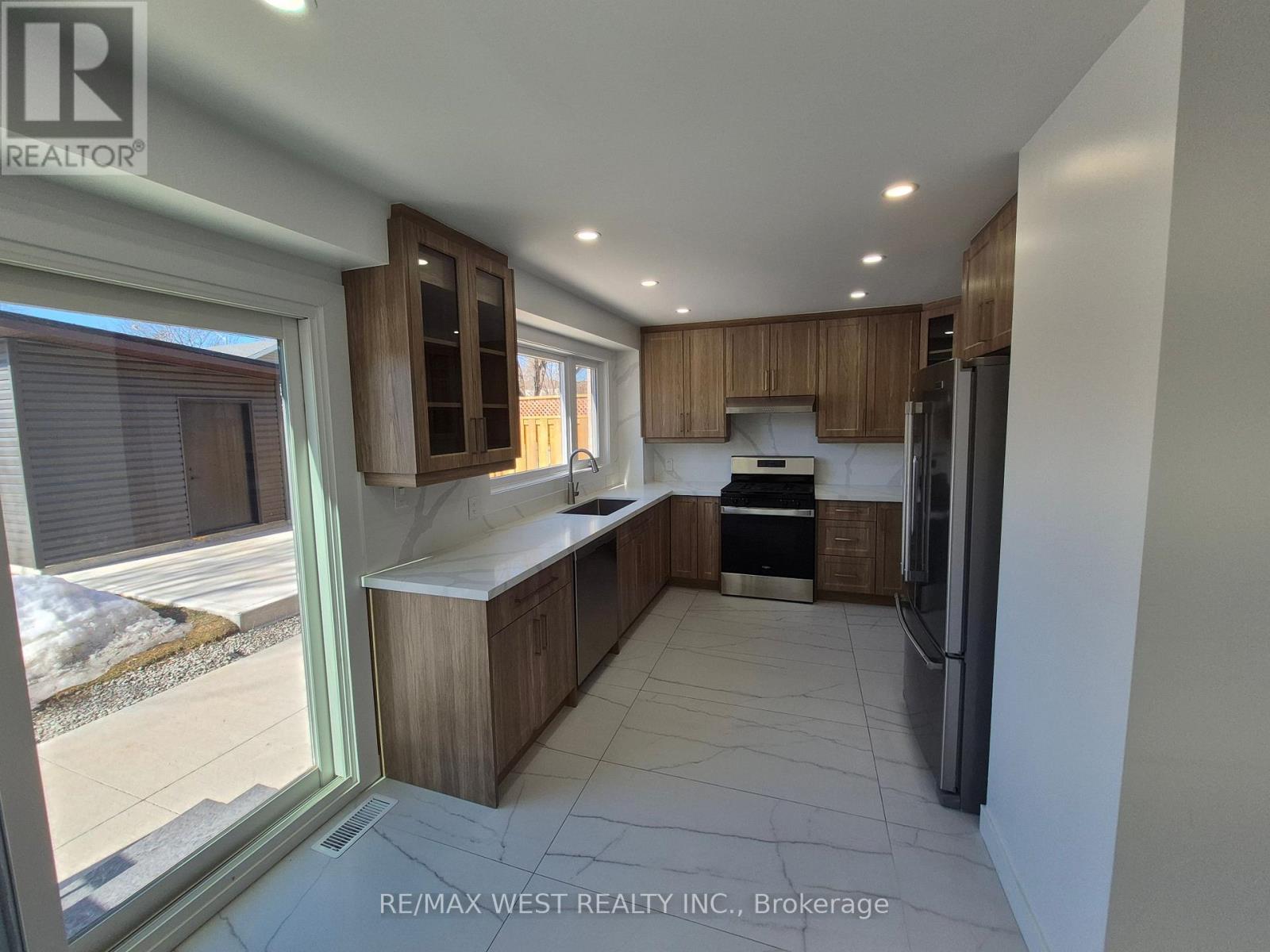 101 Seaborn Road Property Photo 9