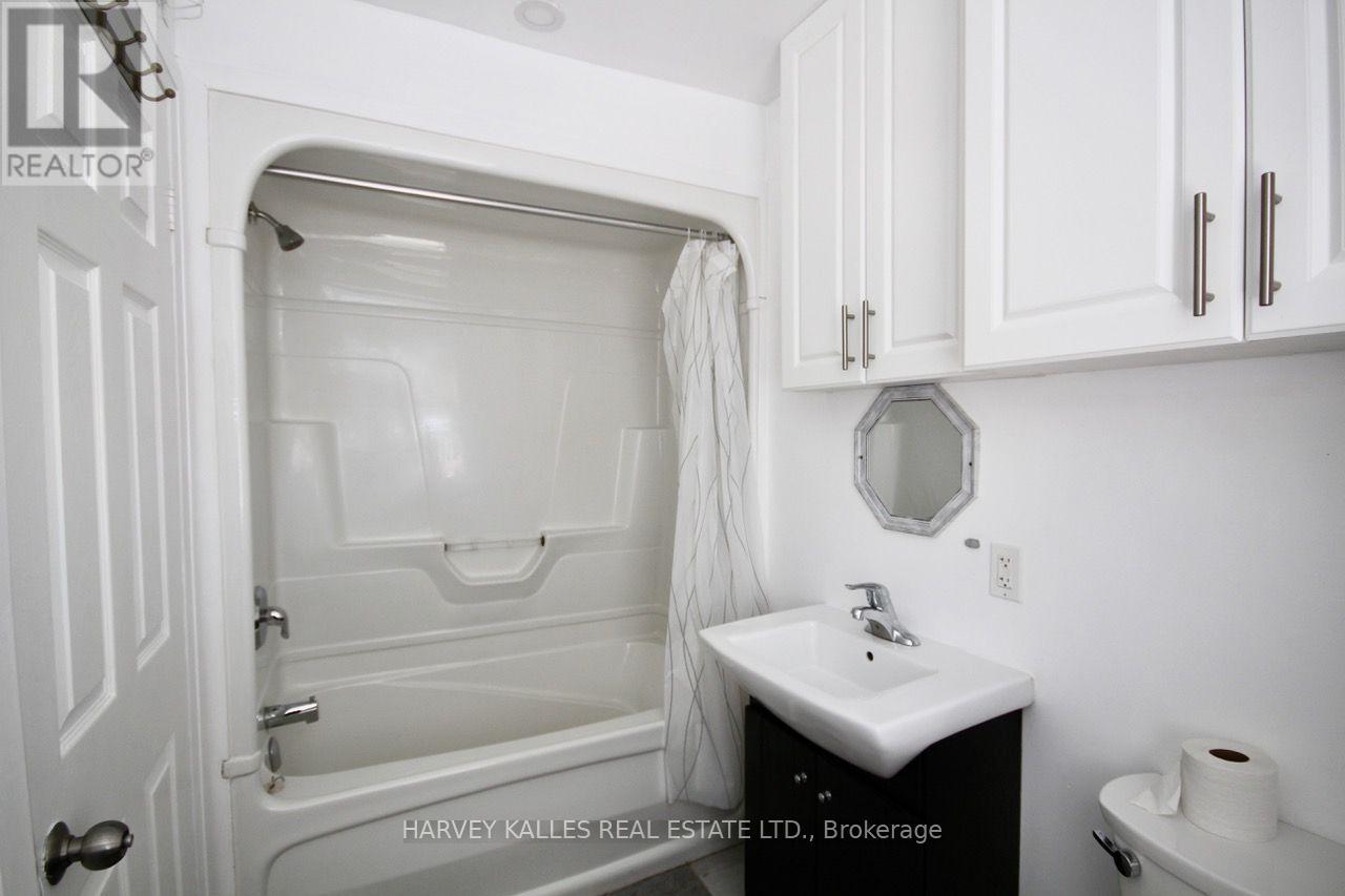 4 - 58 Rosemount Avenue Property Photo 14