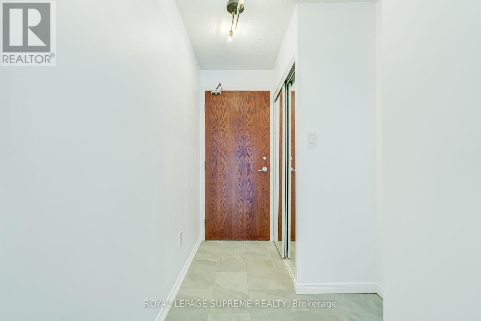 601 - 2772 Keele Street Property Photo 6