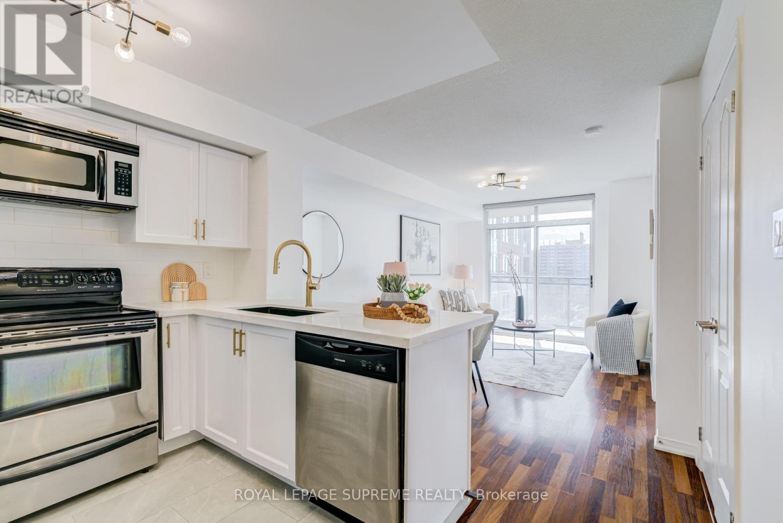 601 - 2772 Keele Street Property Photo 7