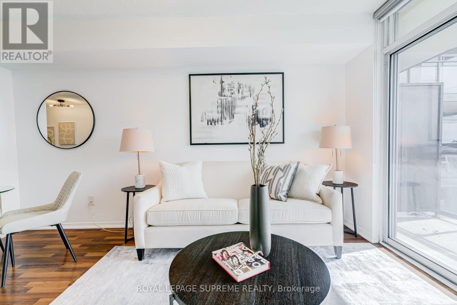 601 - 2772 Keele Street Property Photo 11