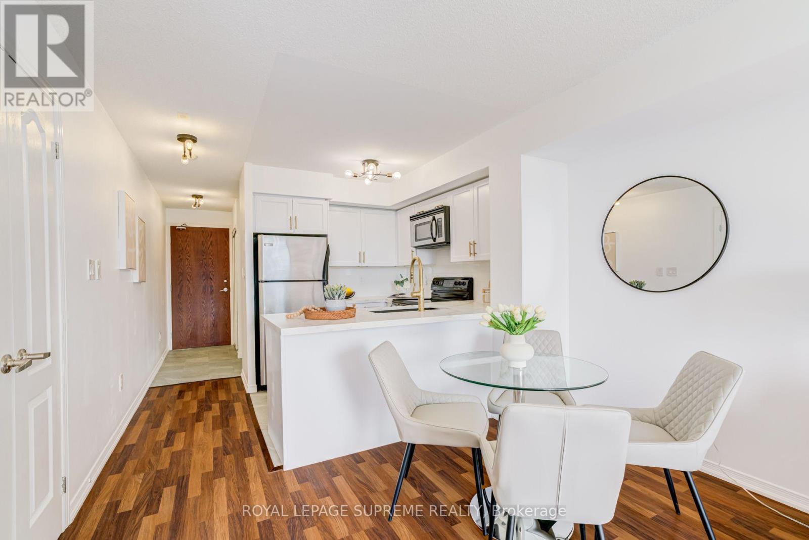 601 - 2772 Keele Street Property Photo 14