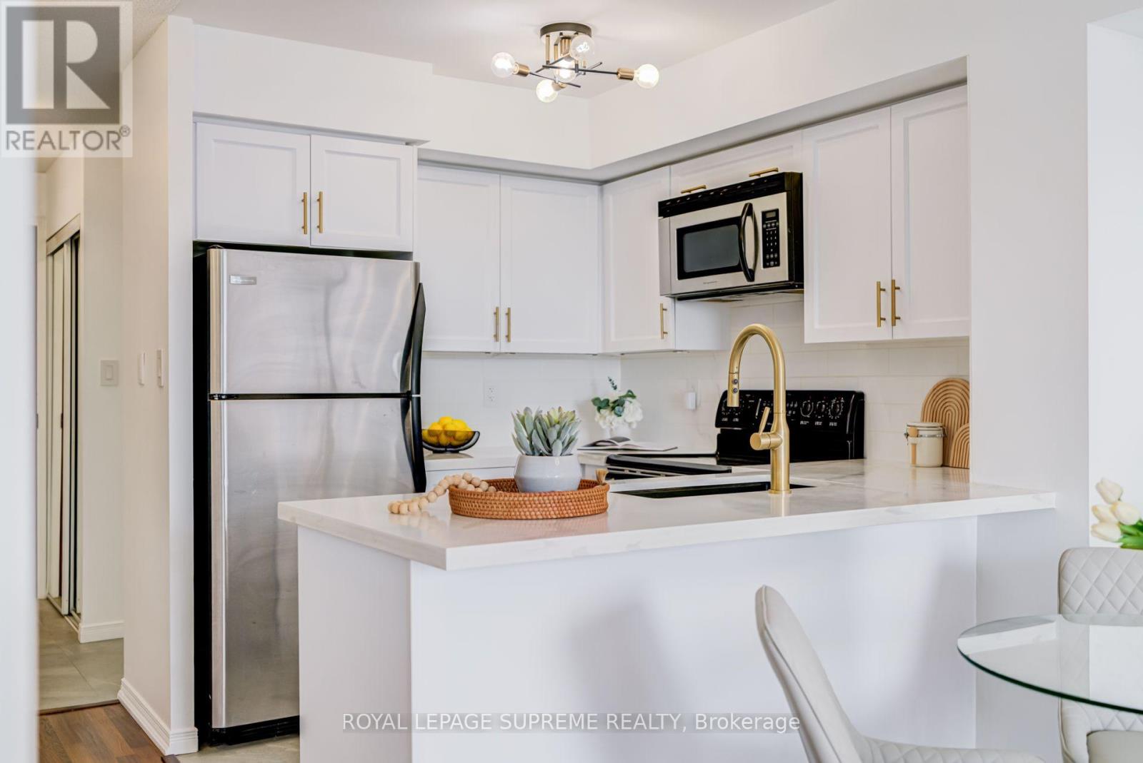 601 - 2772 Keele Street Property Photo 15