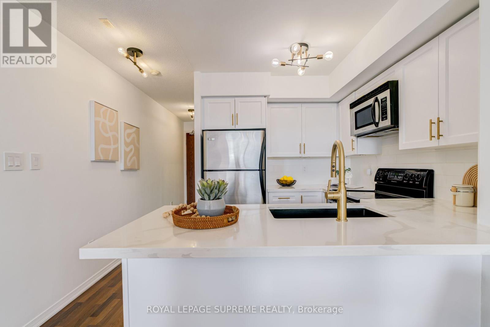 601 - 2772 Keele Street Property Photo 16