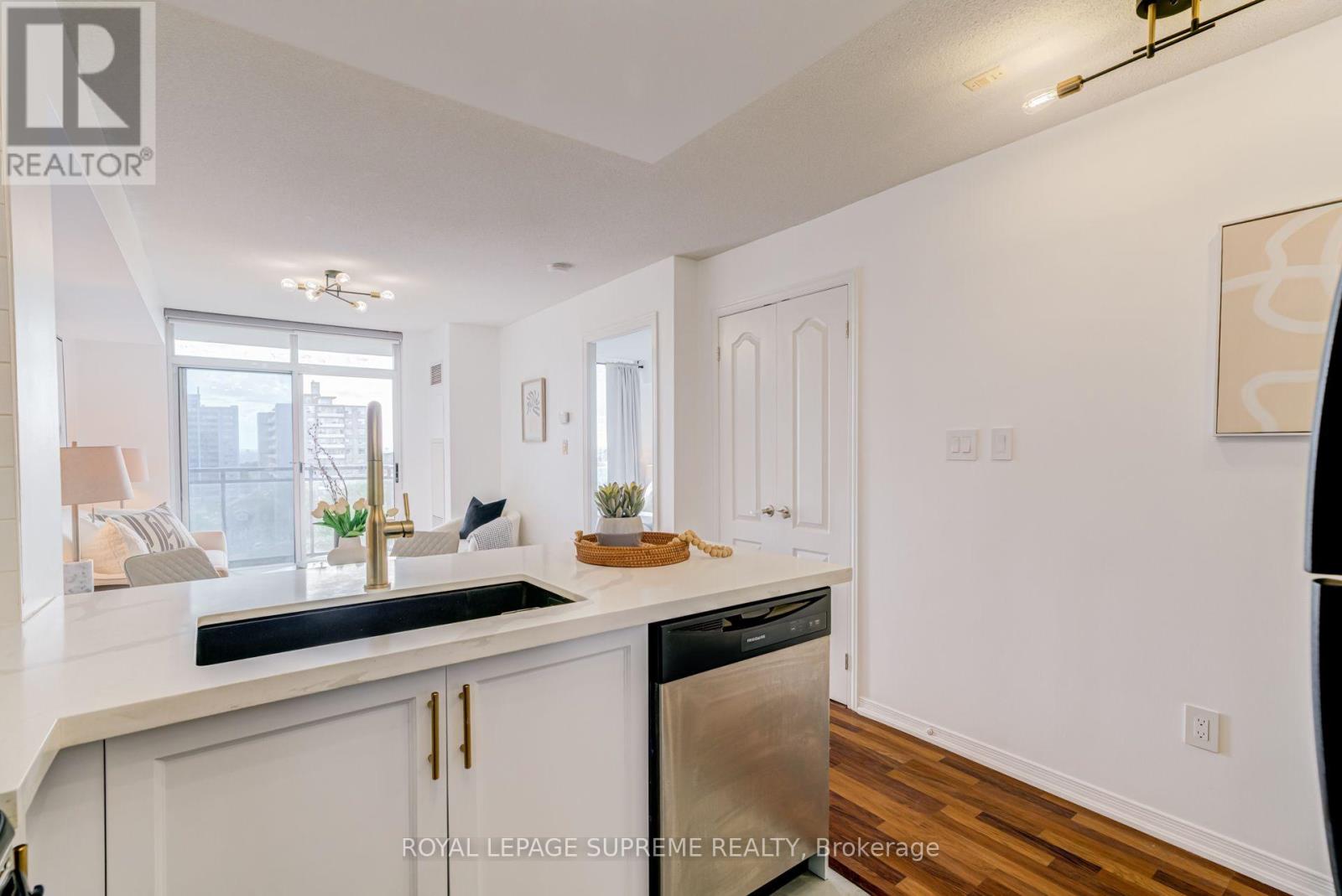 601 - 2772 Keele Street Property Photo 19