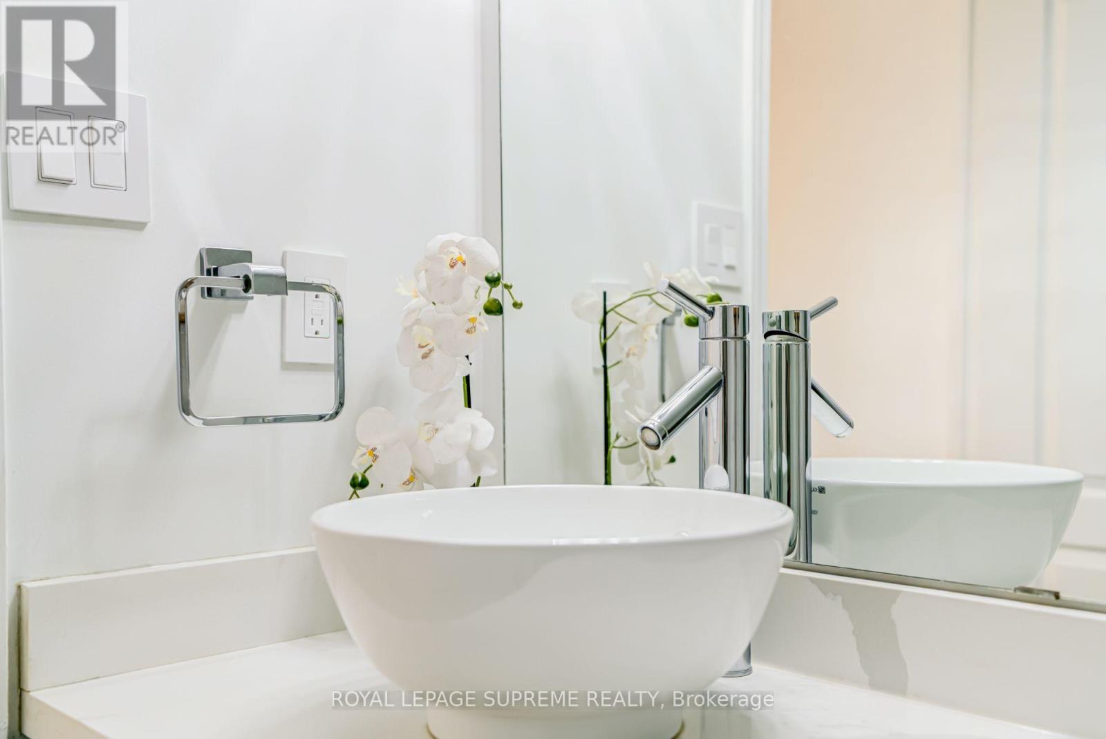 601 - 2772 Keele Street Property Photo 27