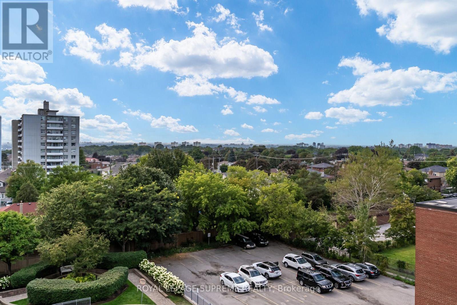 601 - 2772 Keele Street Property Photo 32
