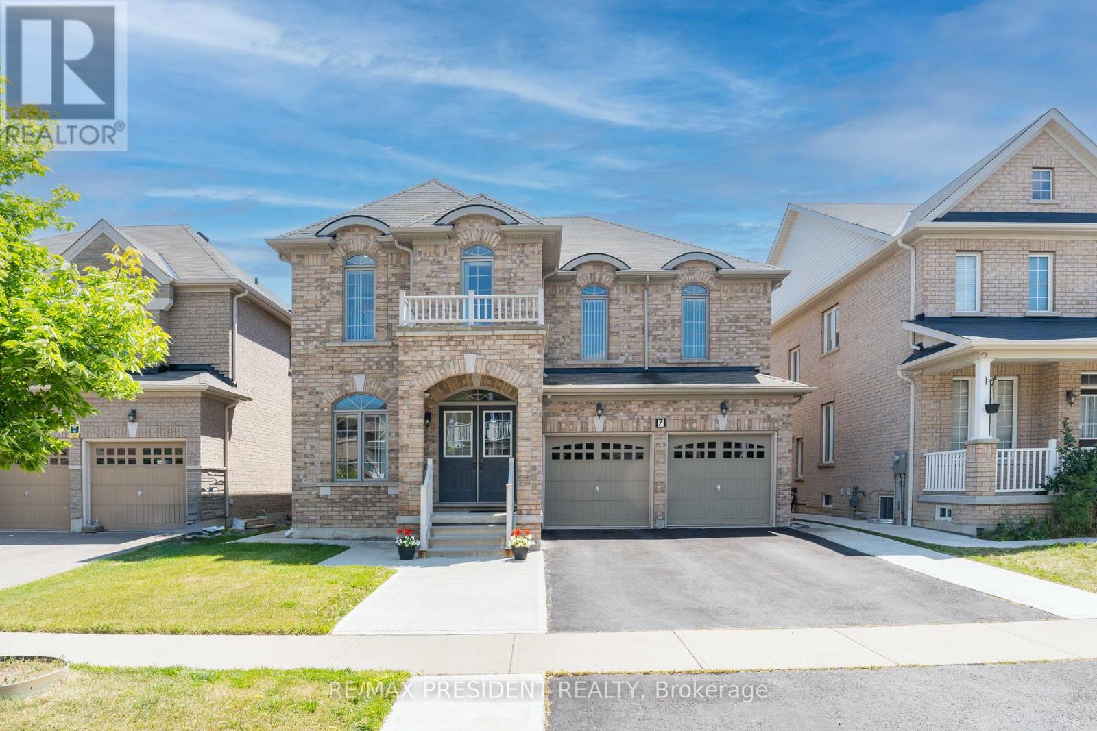 7 Wellpark Way Property Photo 1