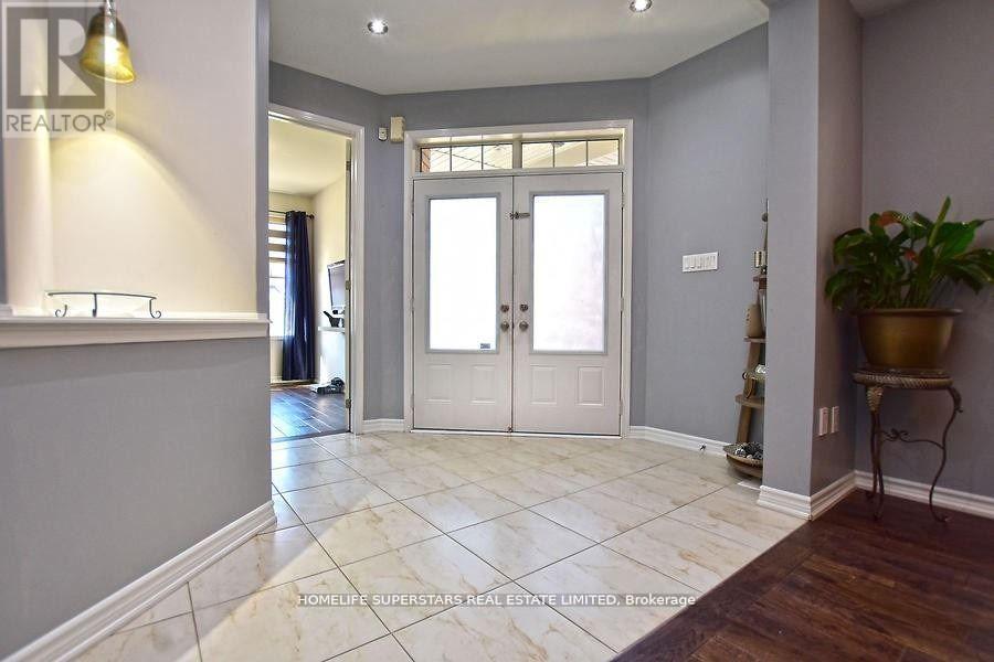 63 Enford Crescent Property Photo 4