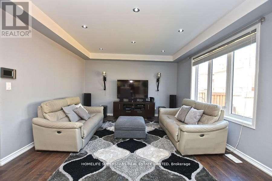 63 Enford Crescent Property Photo 7