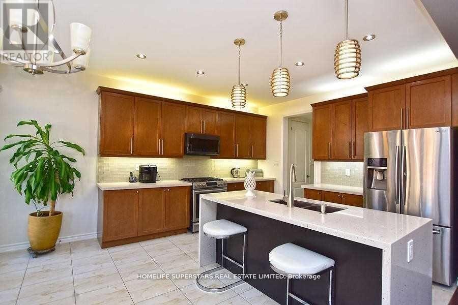 63 Enford Crescent Property Photo 10