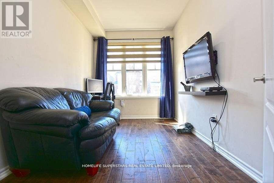 63 Enford Crescent Property Photo 25
