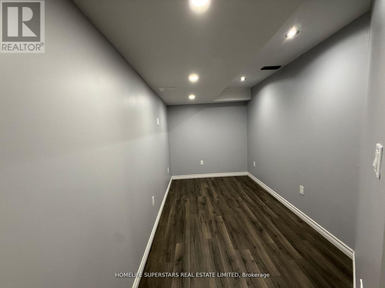 63 Enford Crescent Property Photo 31