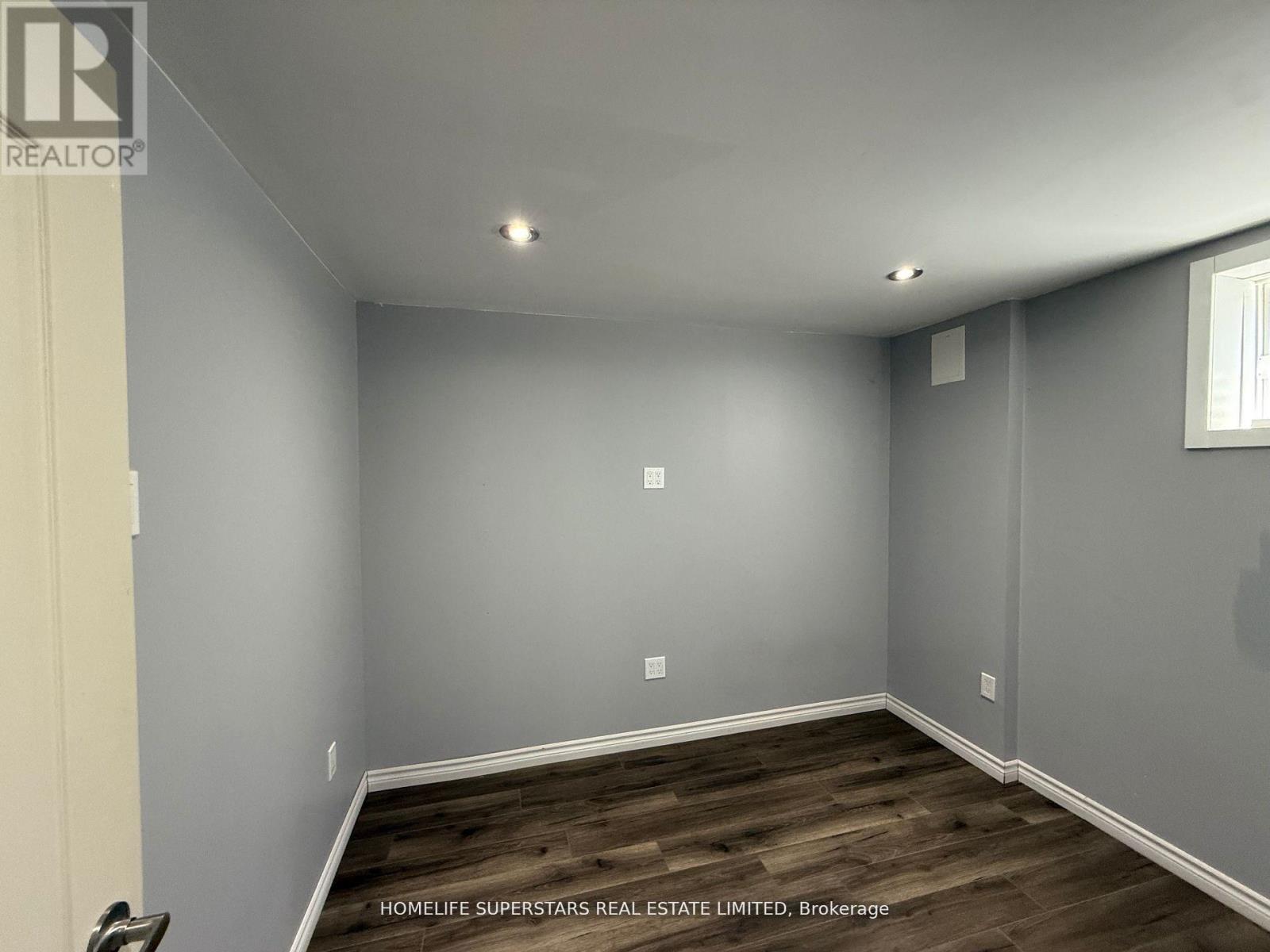 63 Enford Crescent Property Photo 32