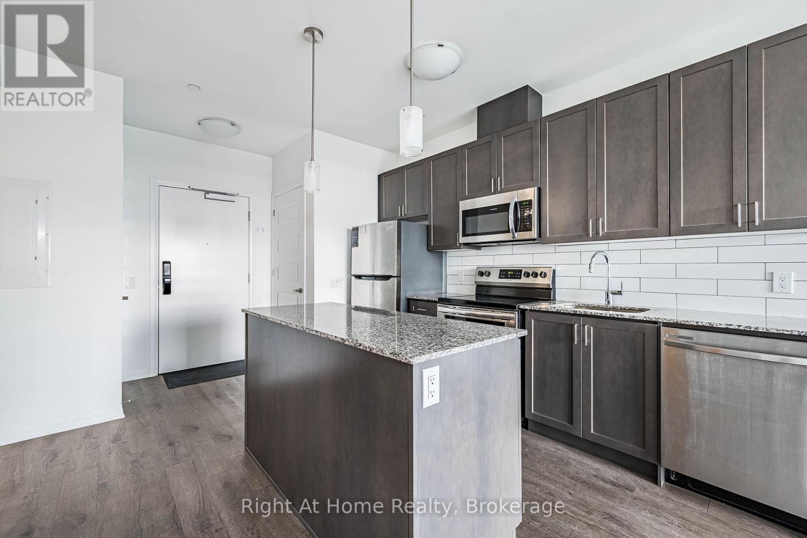 511 - 50 Kaitting Trail Property Photo 12