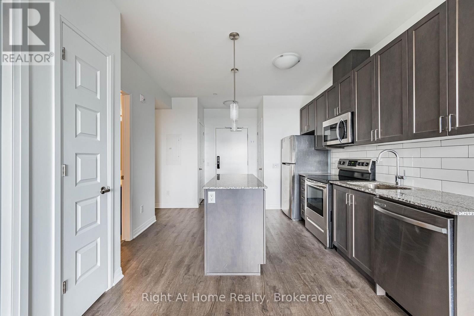 511 - 50 Kaitting Trail Property Photo 13