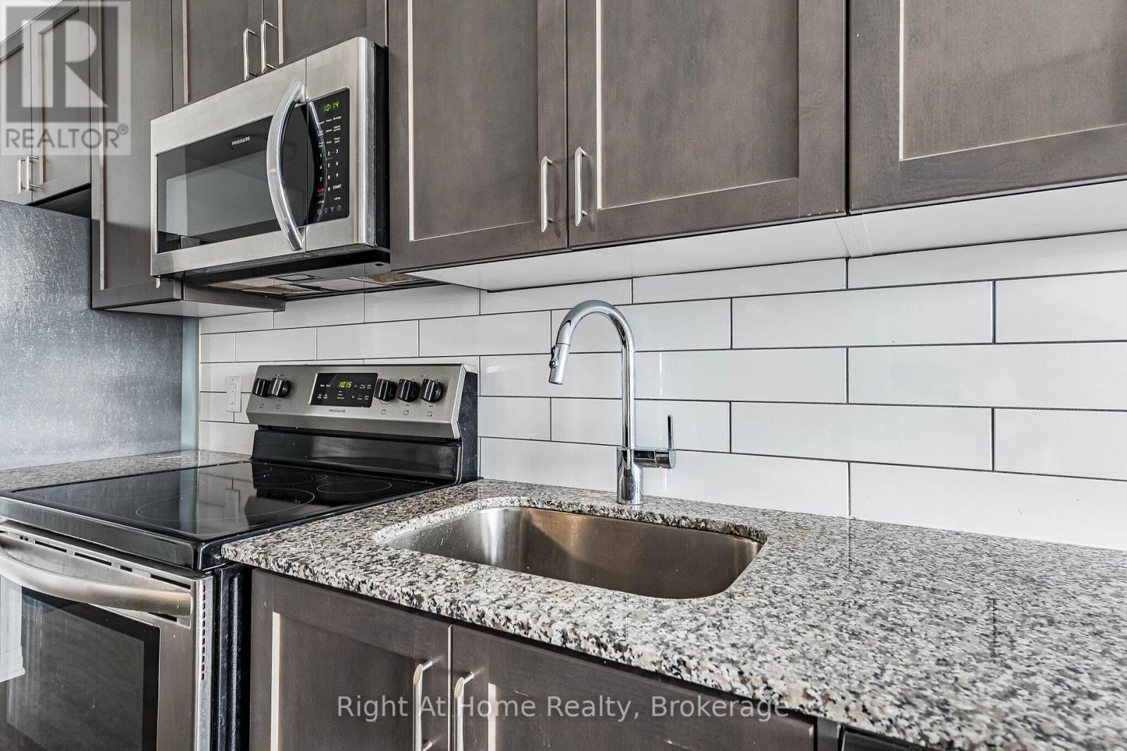 511 - 50 Kaitting Trail Property Photo 15