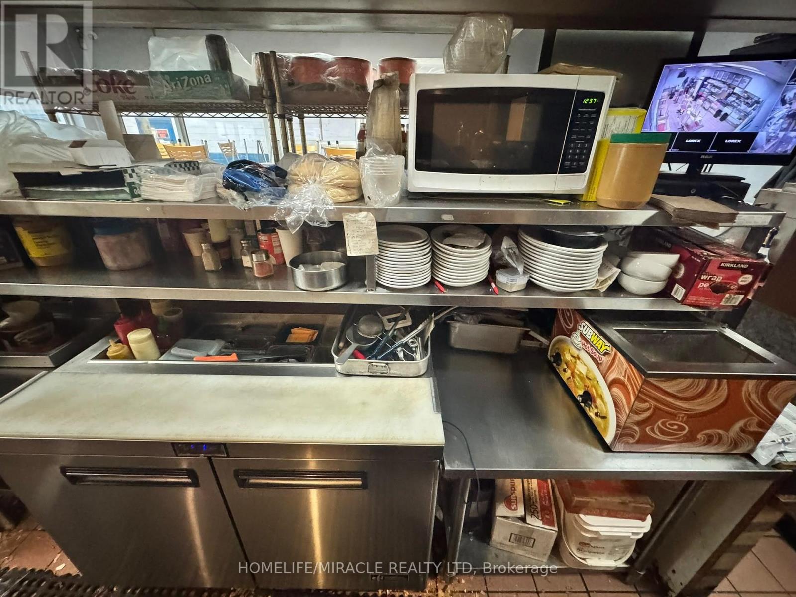 165 The Queensway Property Photo 9