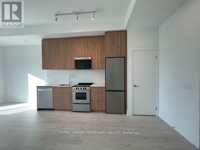 702 - 3008 William Cutmore Boulevard Property Photo 8