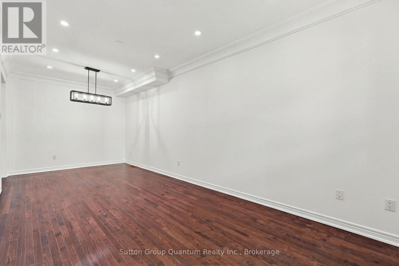 2435 Montagne Avenue Property Photo 11