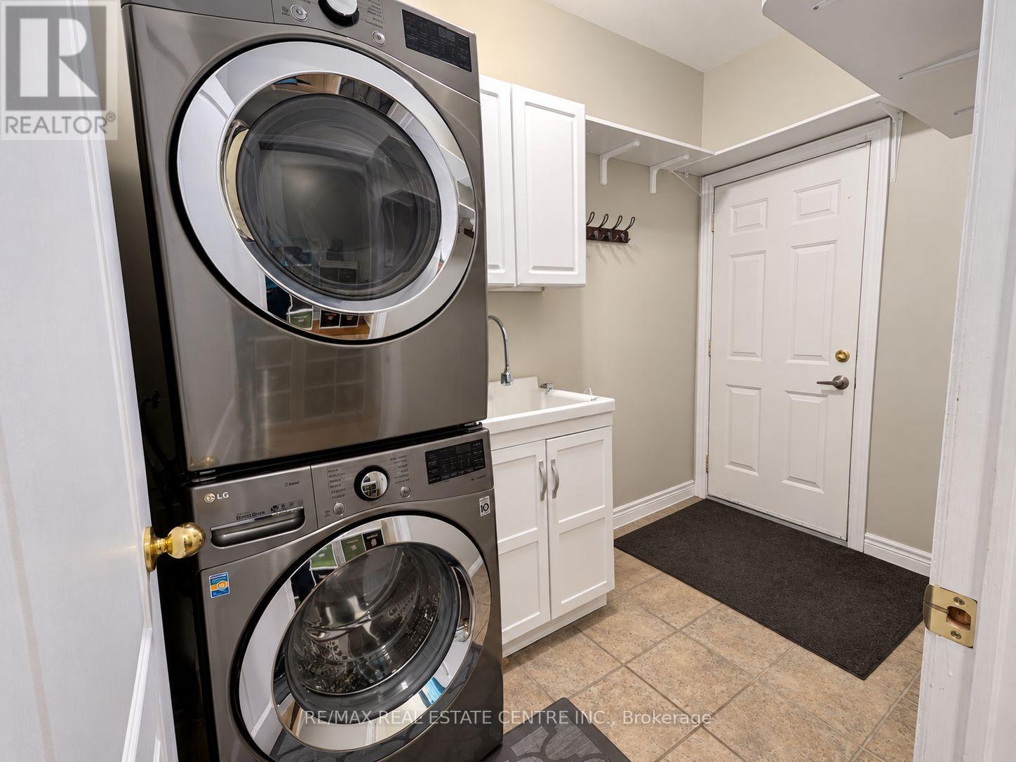 1302 Renfield Drive Property Photo 10