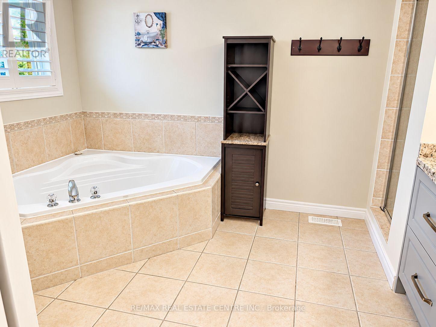 1302 Renfield Drive Property Photo 24