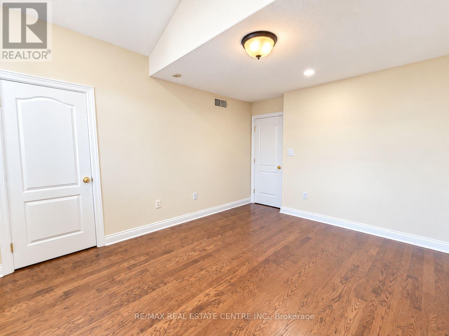 1302 Renfield Drive Property Photo 30