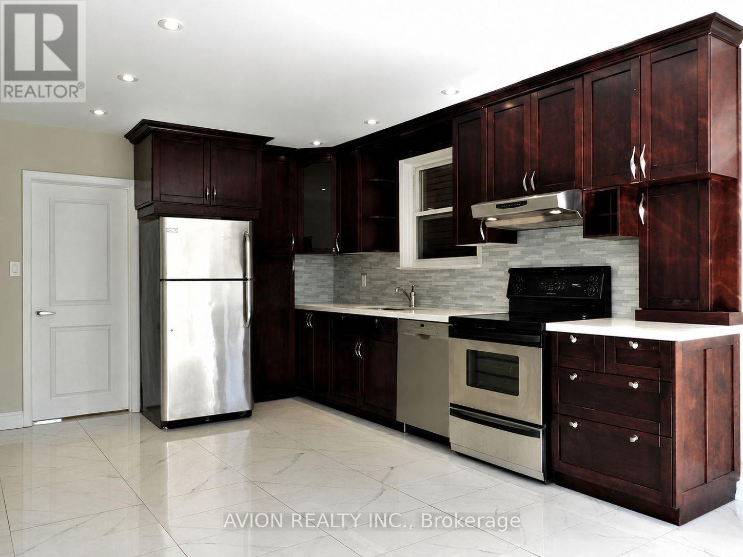 2 - 42 Emerald Crescent Property Photo 2