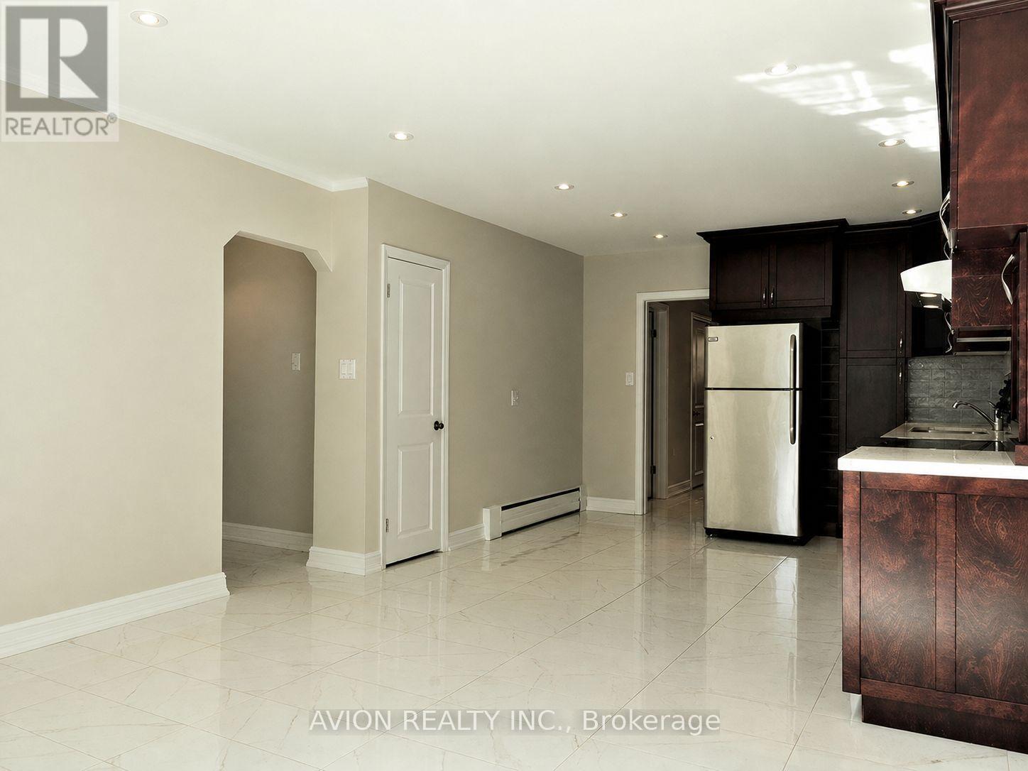 2 - 42 Emerald Crescent Property Photo 3