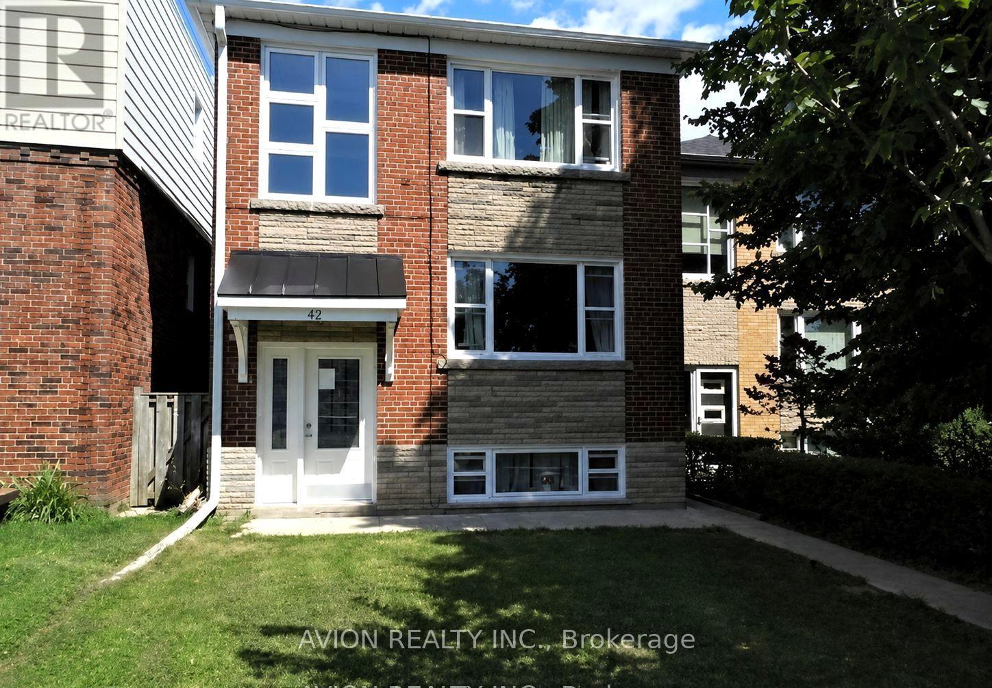 1 - 42 EMERALD CRESCENT Property Photo 1
