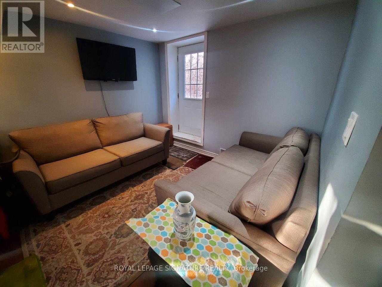 6303 Plowmans Heath Property Photo 12